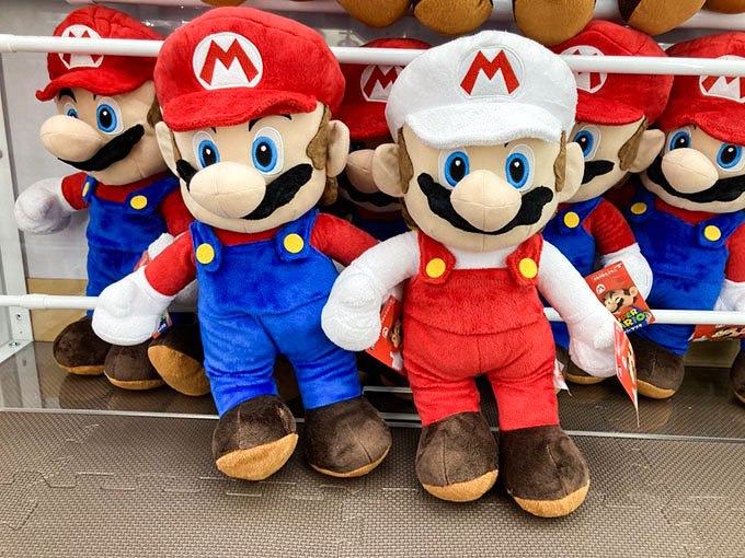 「スーパーマリオ   特大サイズぬいぐるみ マリオ」が入荷